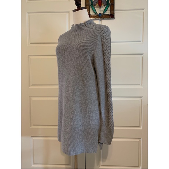 Banana Republic Knit Tunic Sweater - Picture 3 of 10